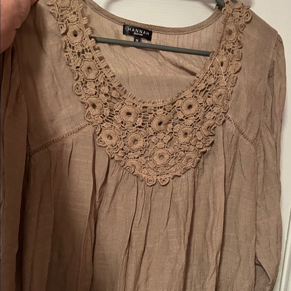 Hannah Women's Beige Floral Crochet Blouse